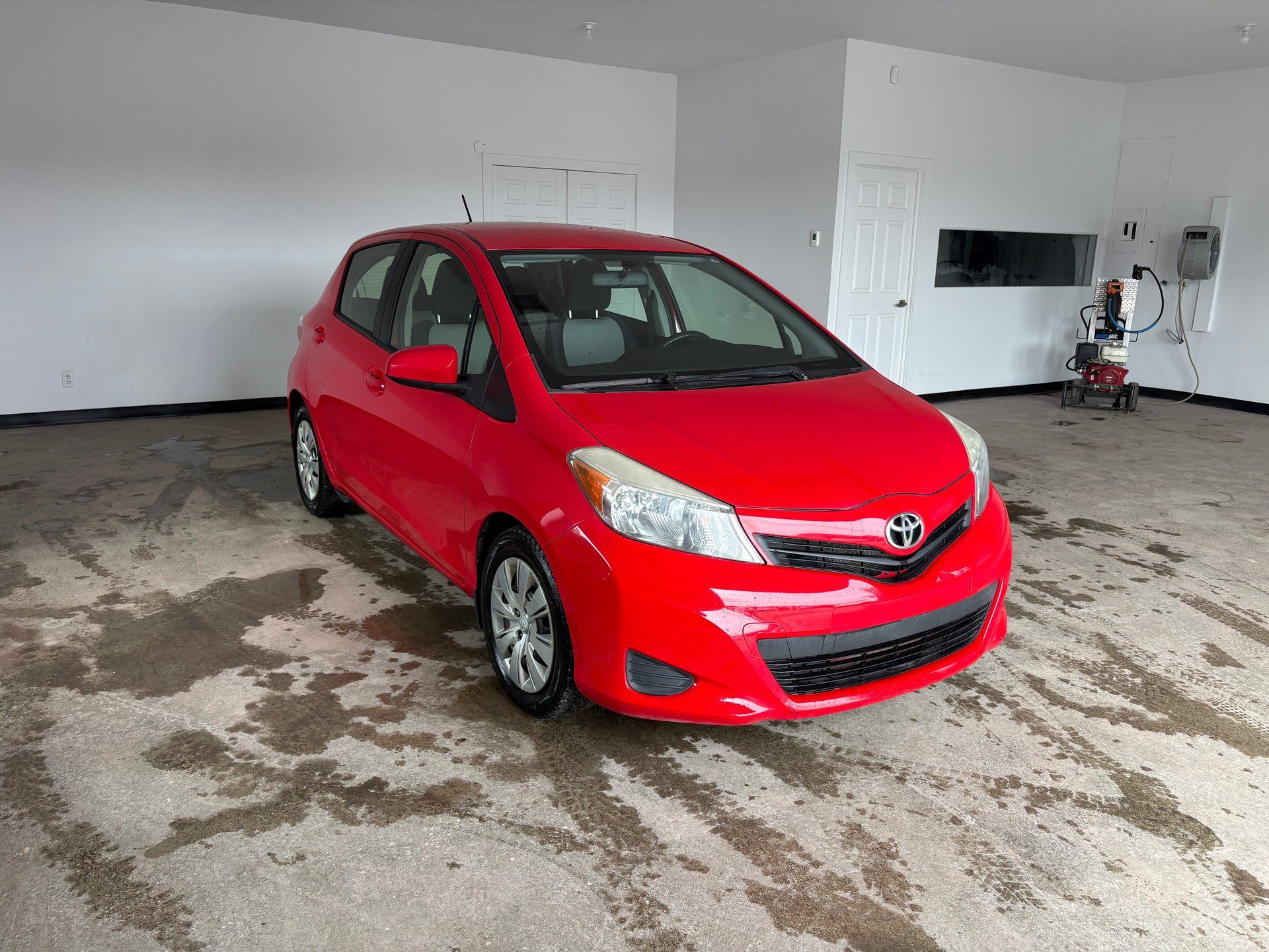 Toyota Yaris 2013 - Image 4