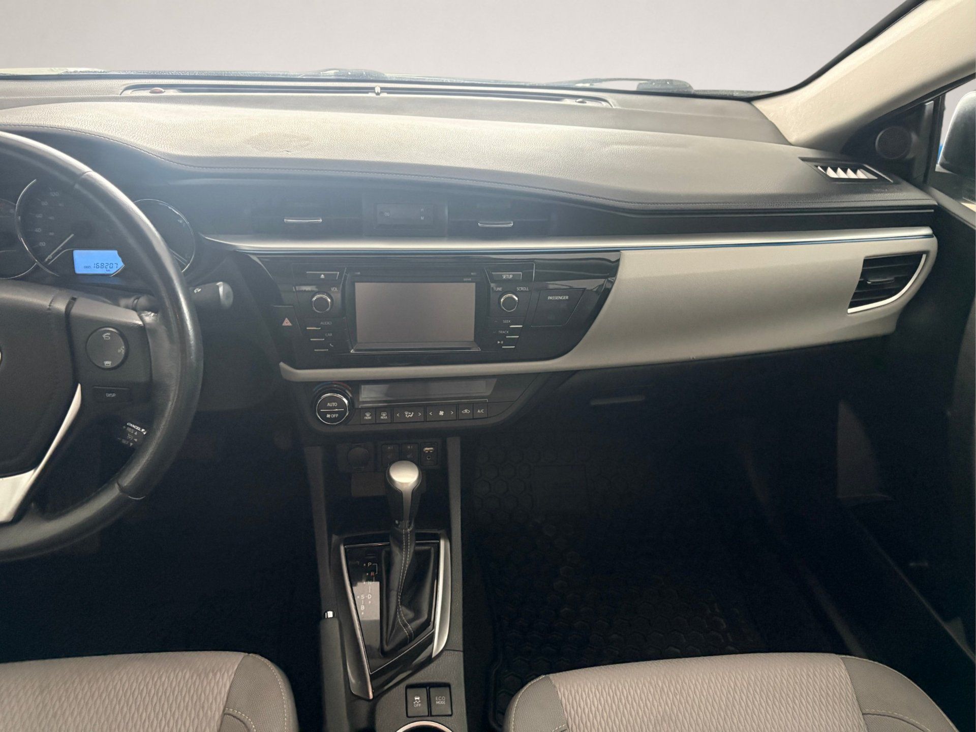 Toyota Corolla 2014 - Image 8