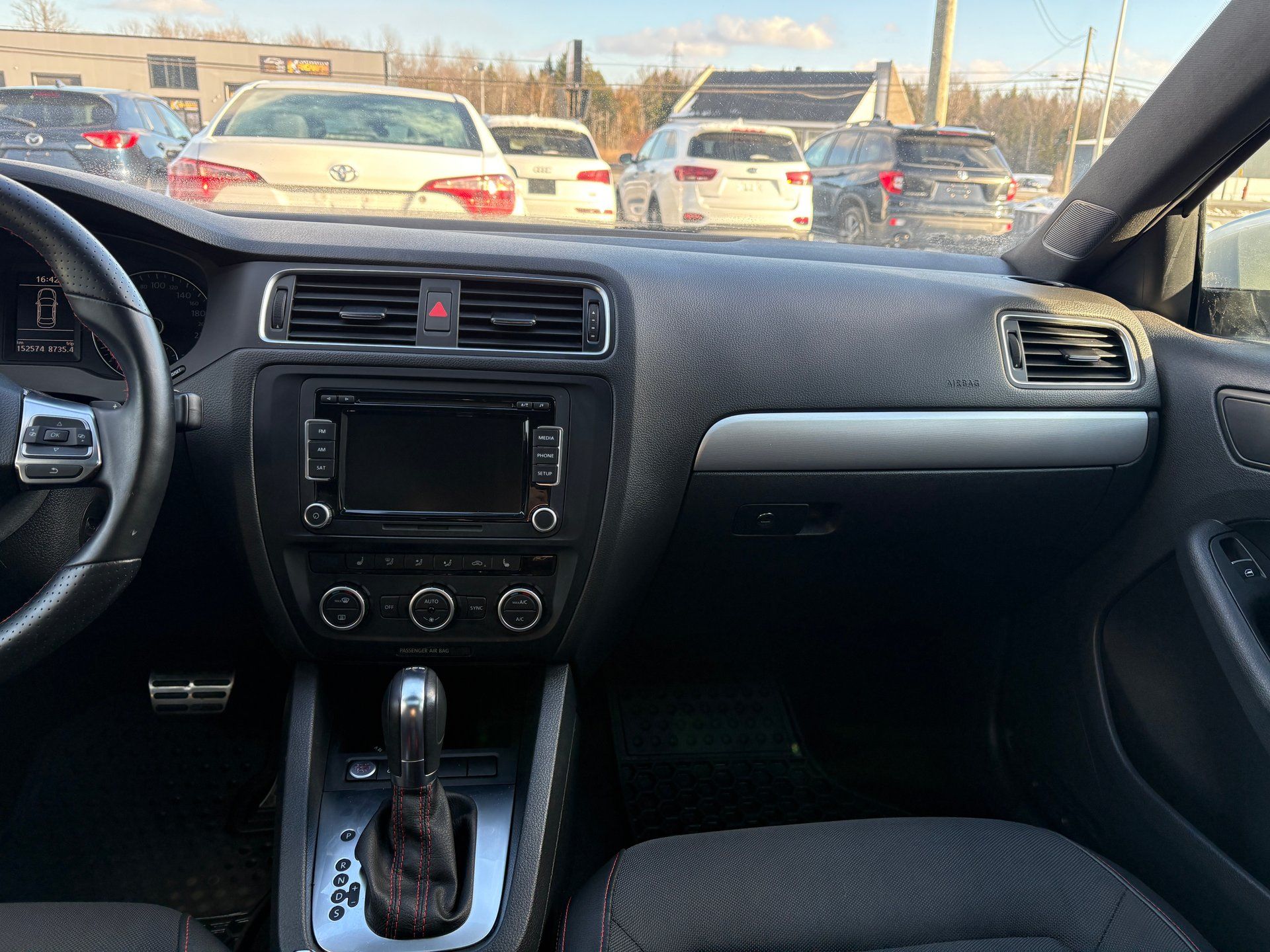 Volkswagen Jetta 2014 - Image 8