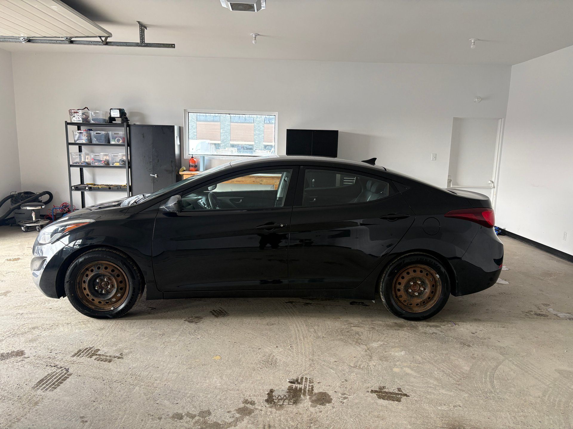 Hyundai Elantra 2015 - Image 3