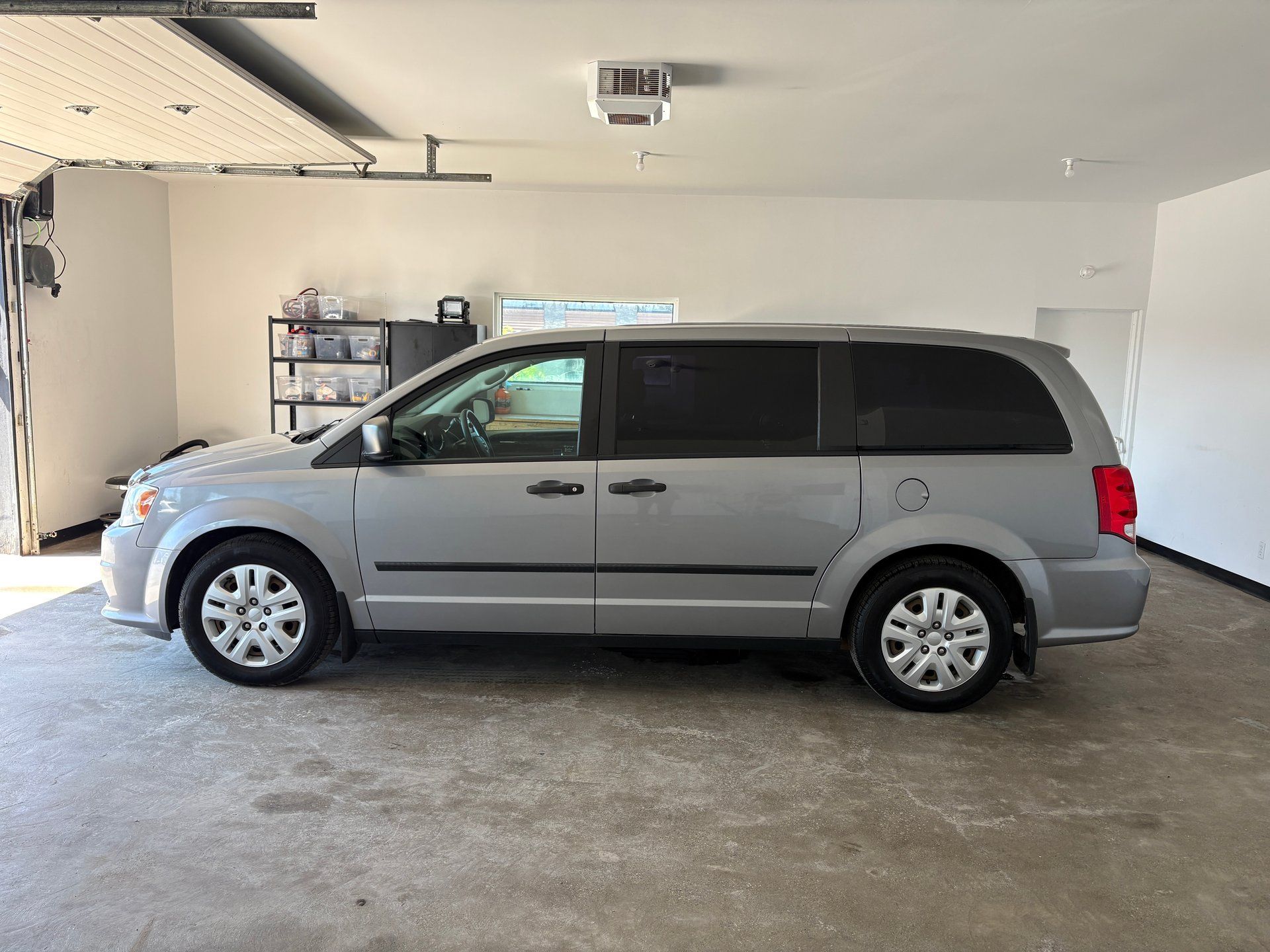 Dodge Grand Caravan 2015 - Image 3
