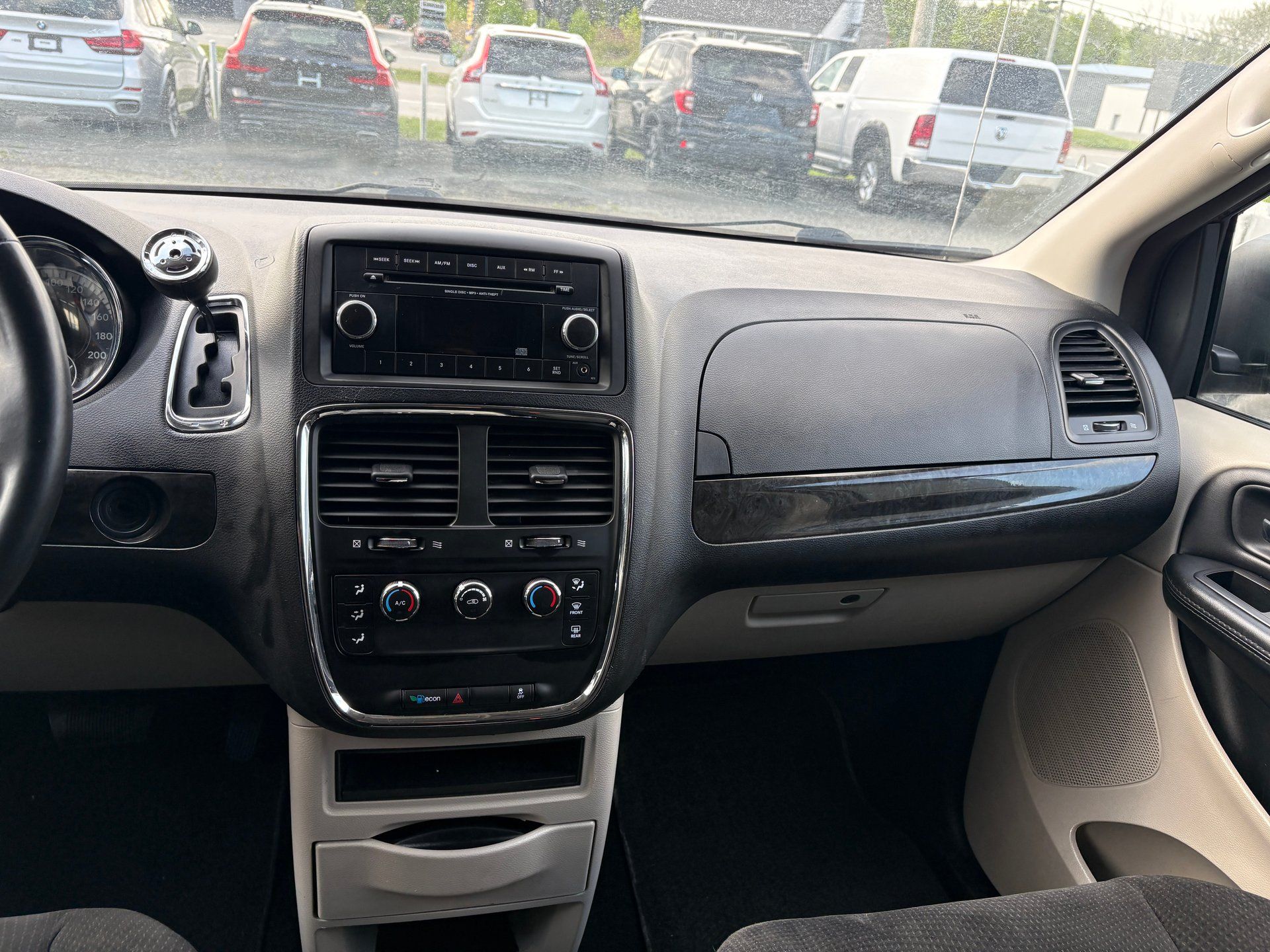 Dodge Grand Caravan 2015 - Image 8