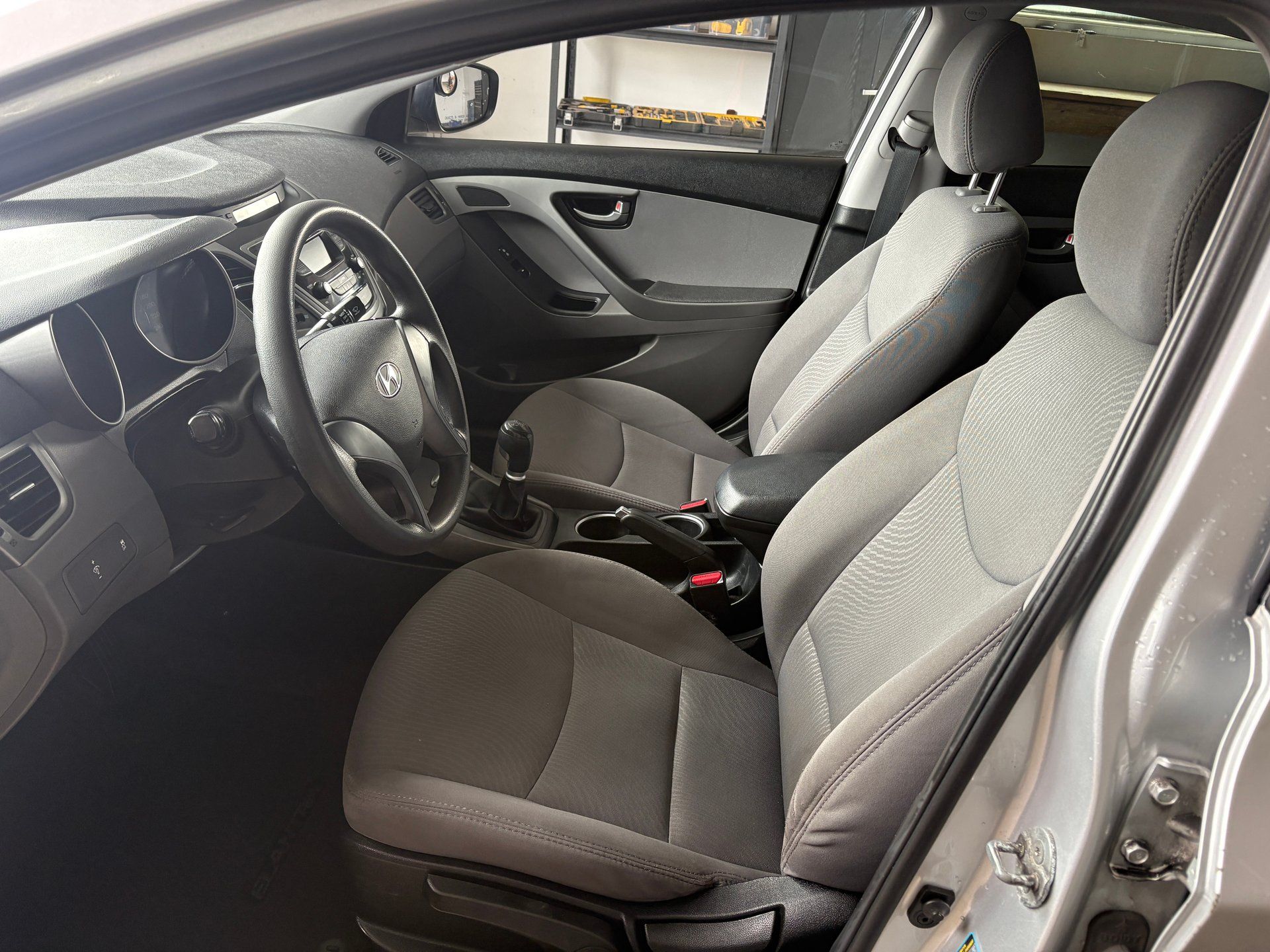 Hyundai Elantra 2015 - Image 6