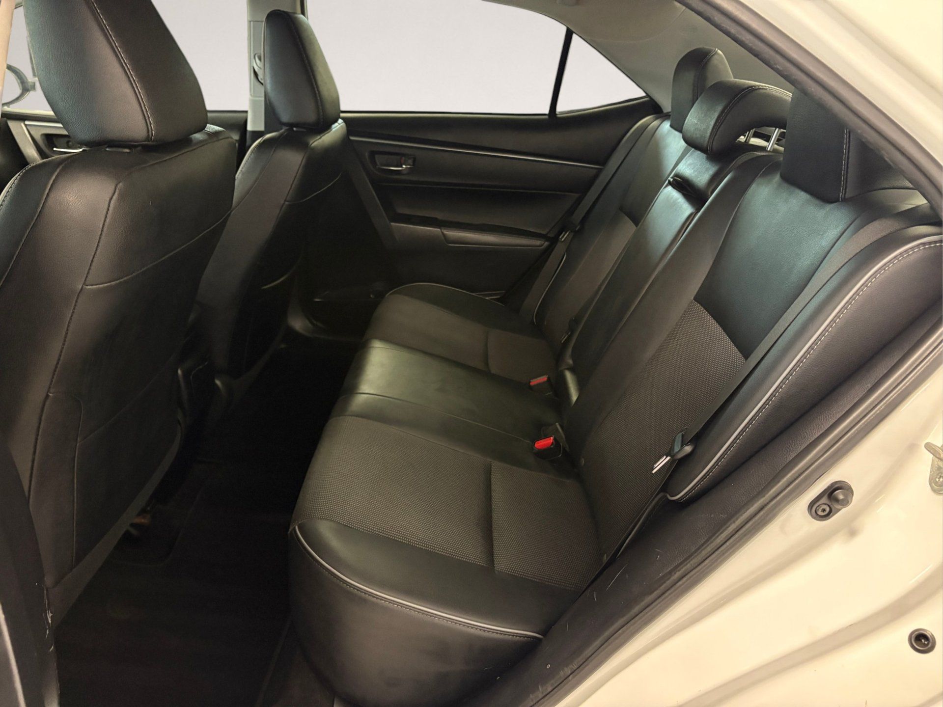 Toyota Corolla 2015 - Image 9