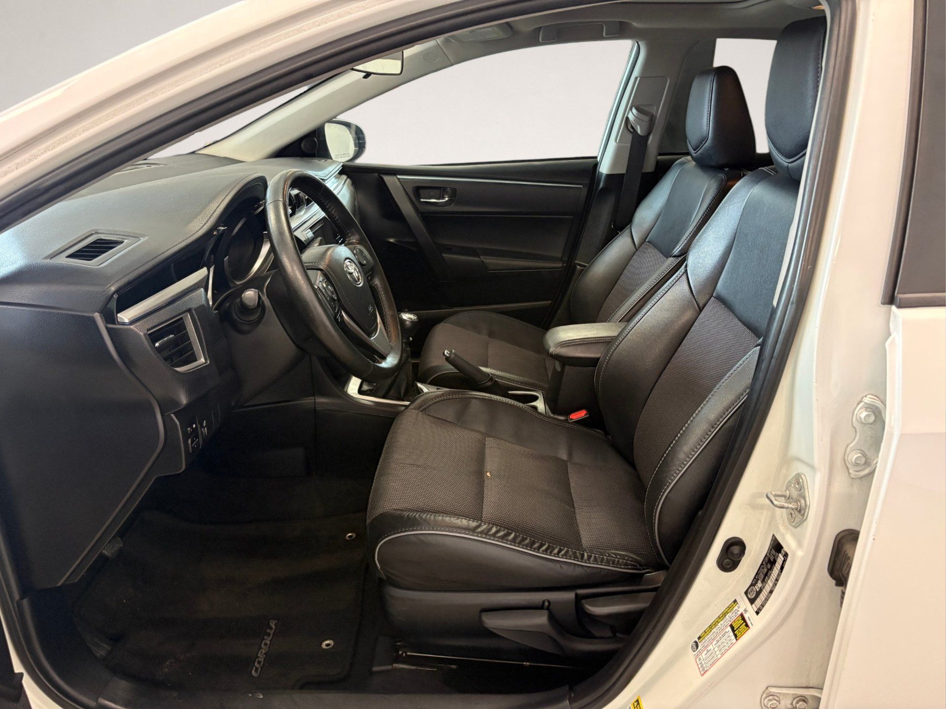 Toyota Corolla 2015 - Image 6