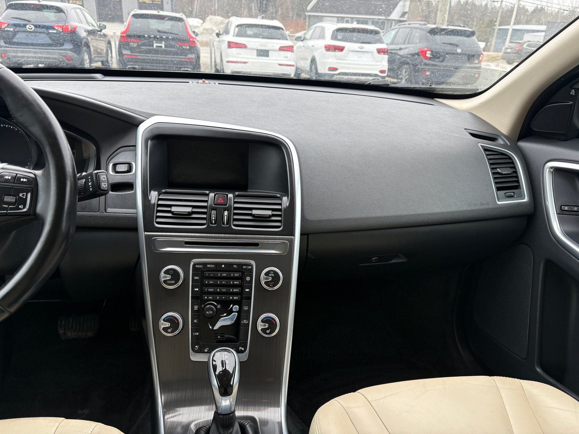 Volvo XC60 2016 - Image 8