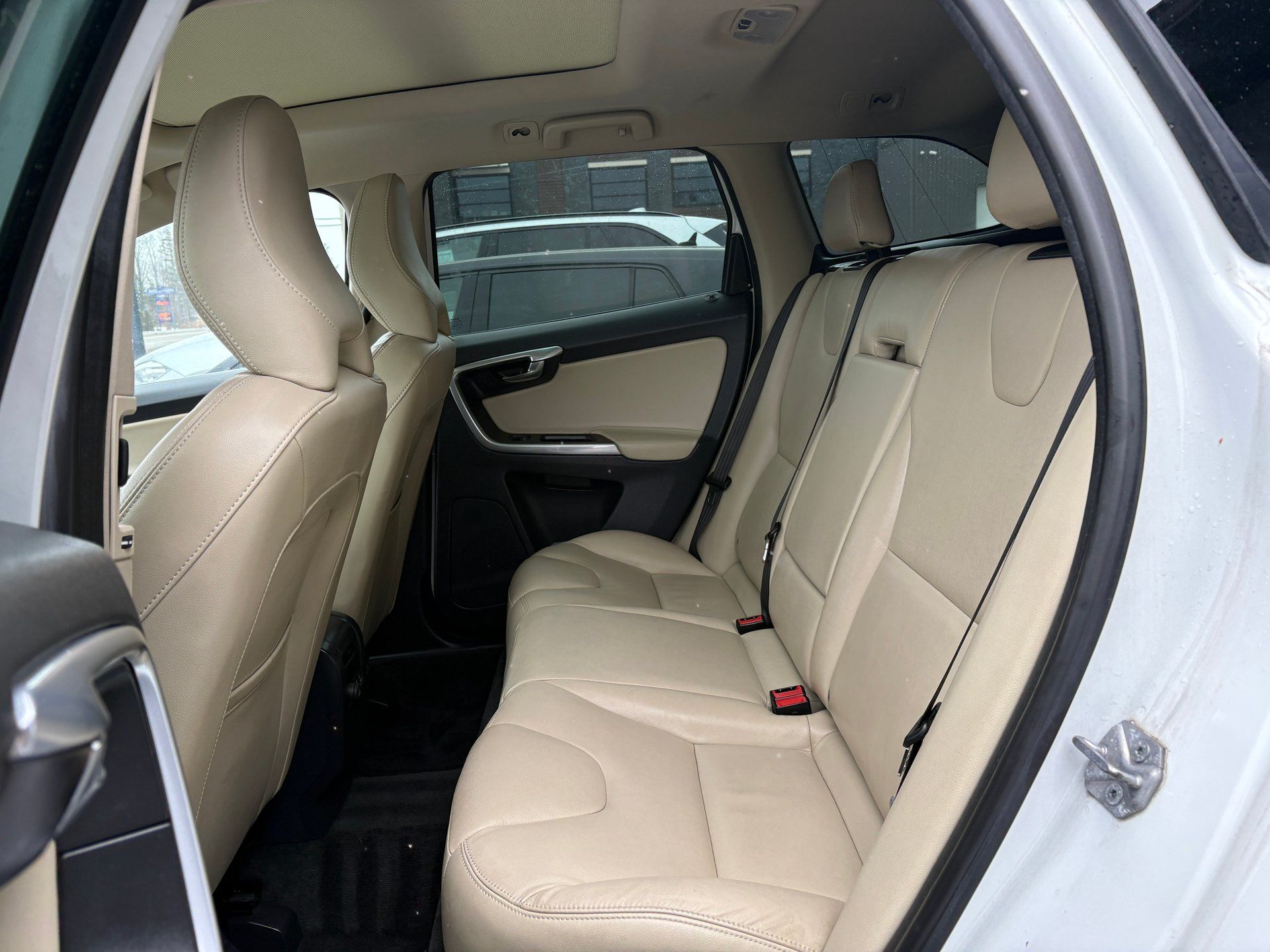 Volvo XC60 2016 - Image 9