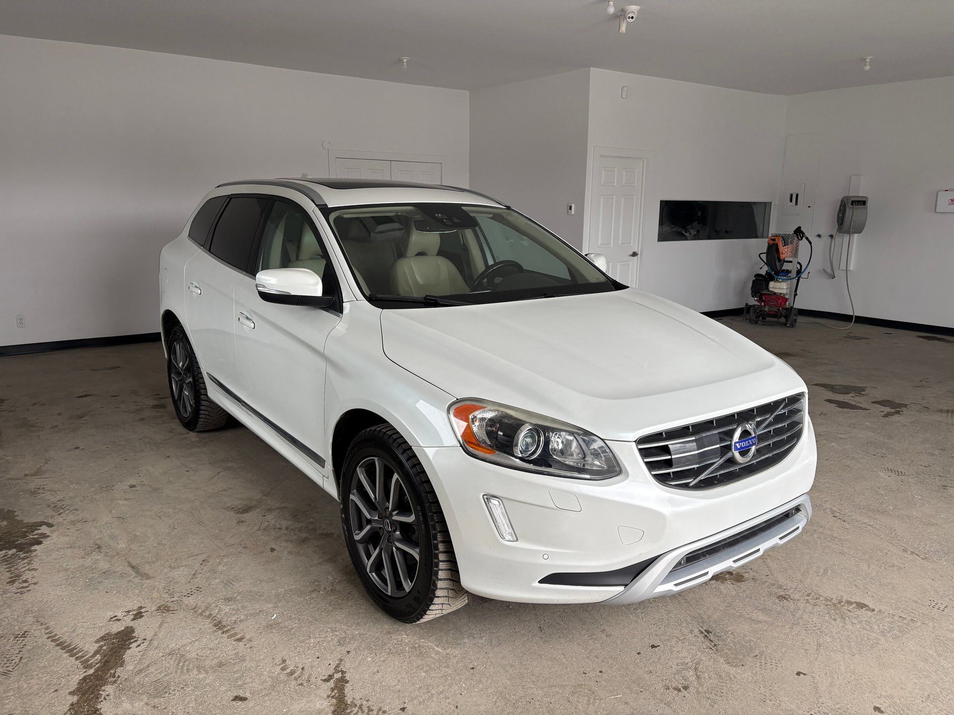 Volvo XC60 2016 - Image 4