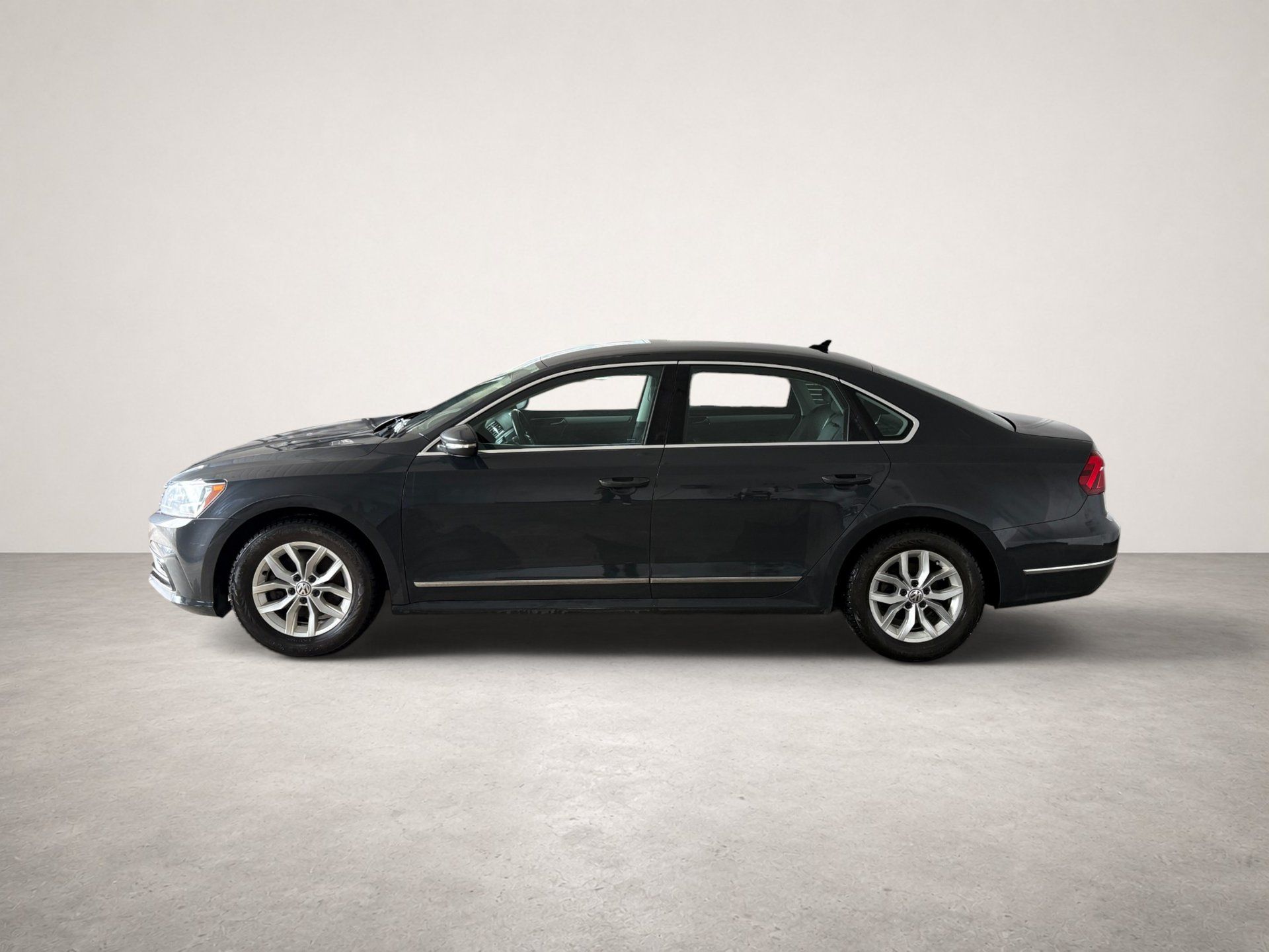 Volkswagen Passat 2017 - Image 3
