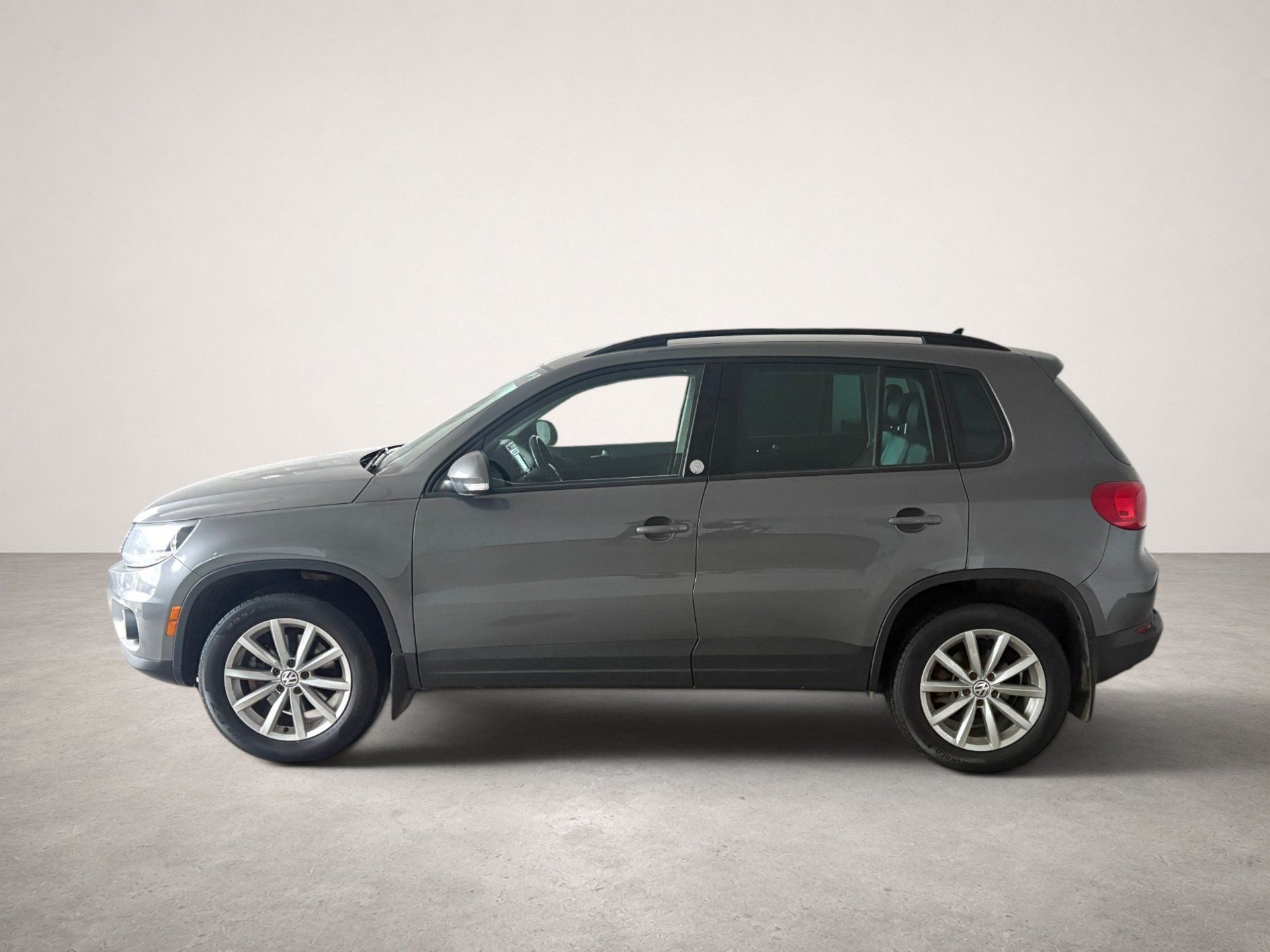 Volkswagen Tiguan 2017 - Image 3