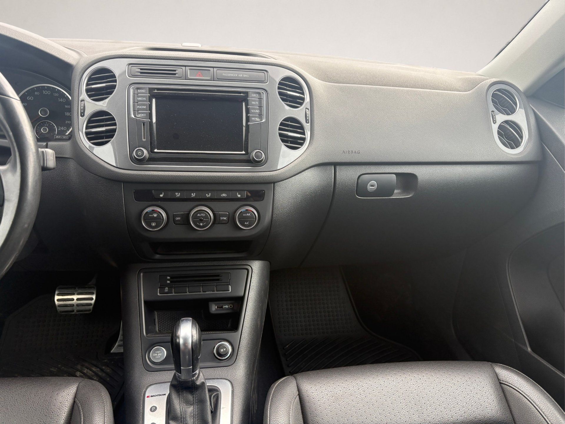 Volkswagen Tiguan 2017 - Image 8