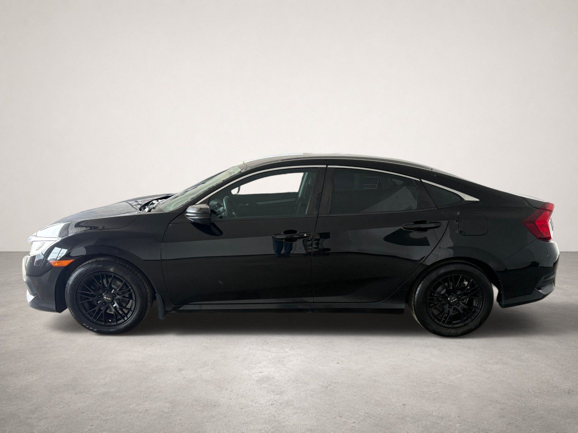 Honda Civic 2017 - Image 3