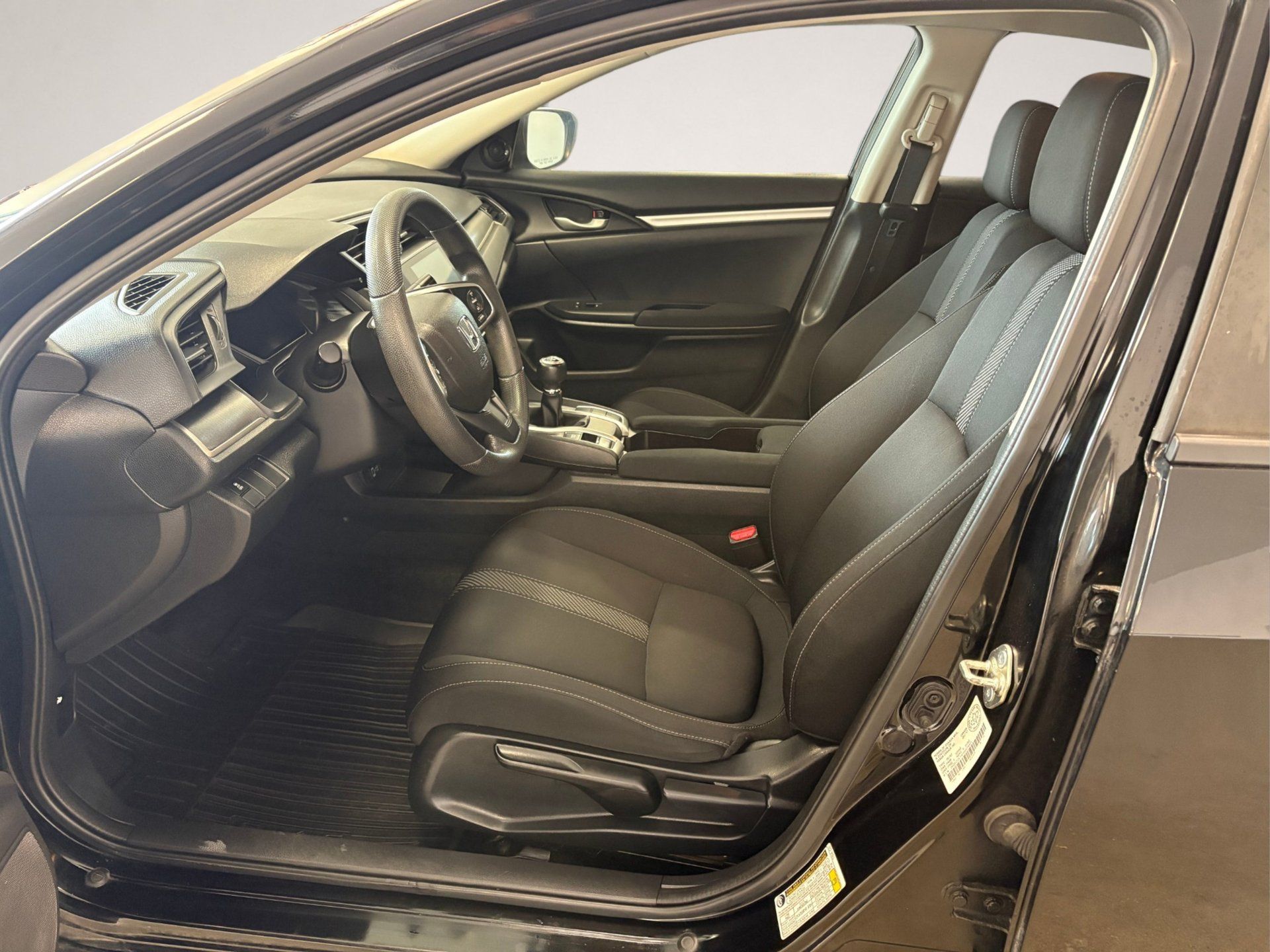 Honda Civic 2017 - Image 6