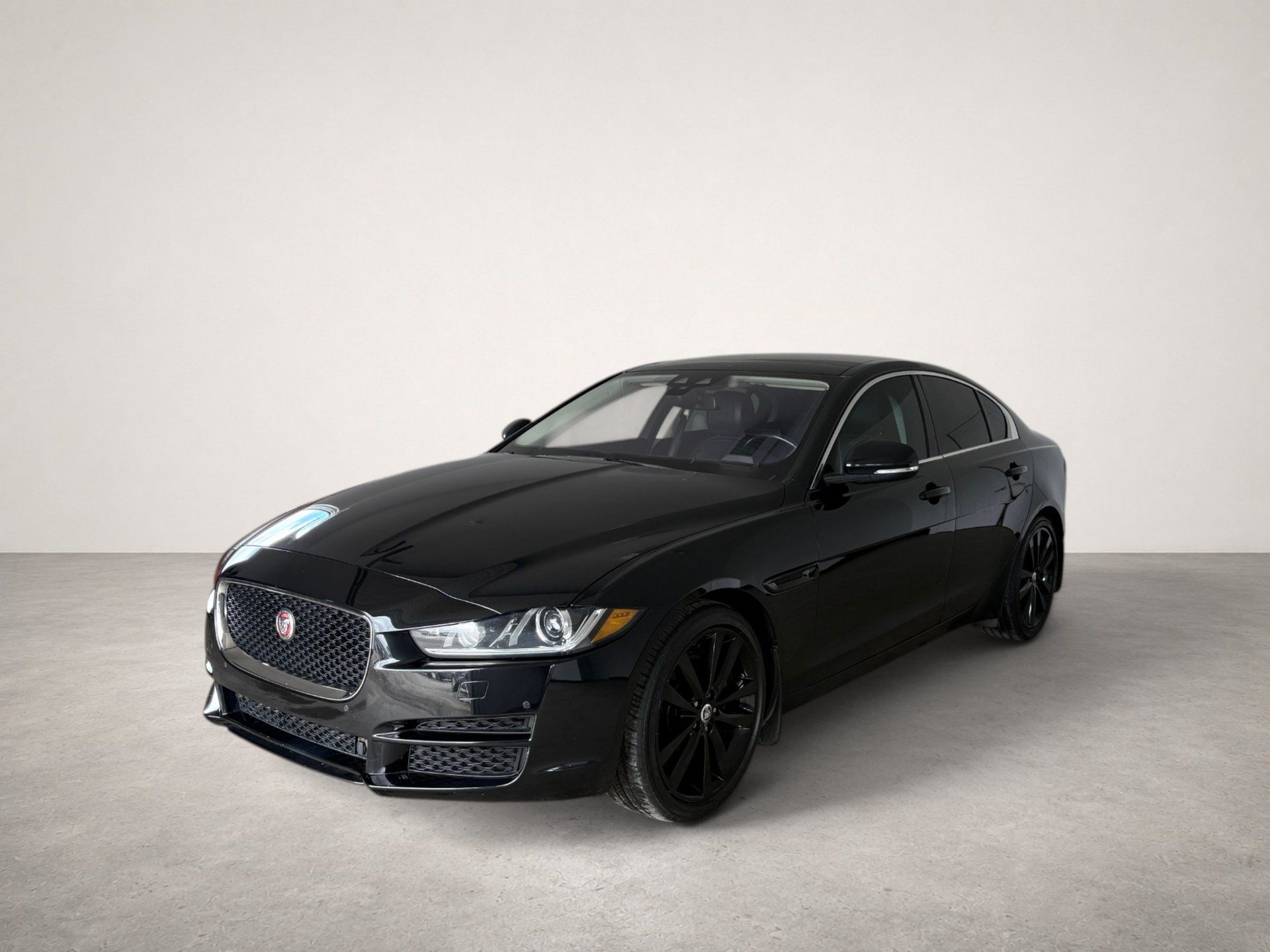 Jaguar XE 2018 - Image 2