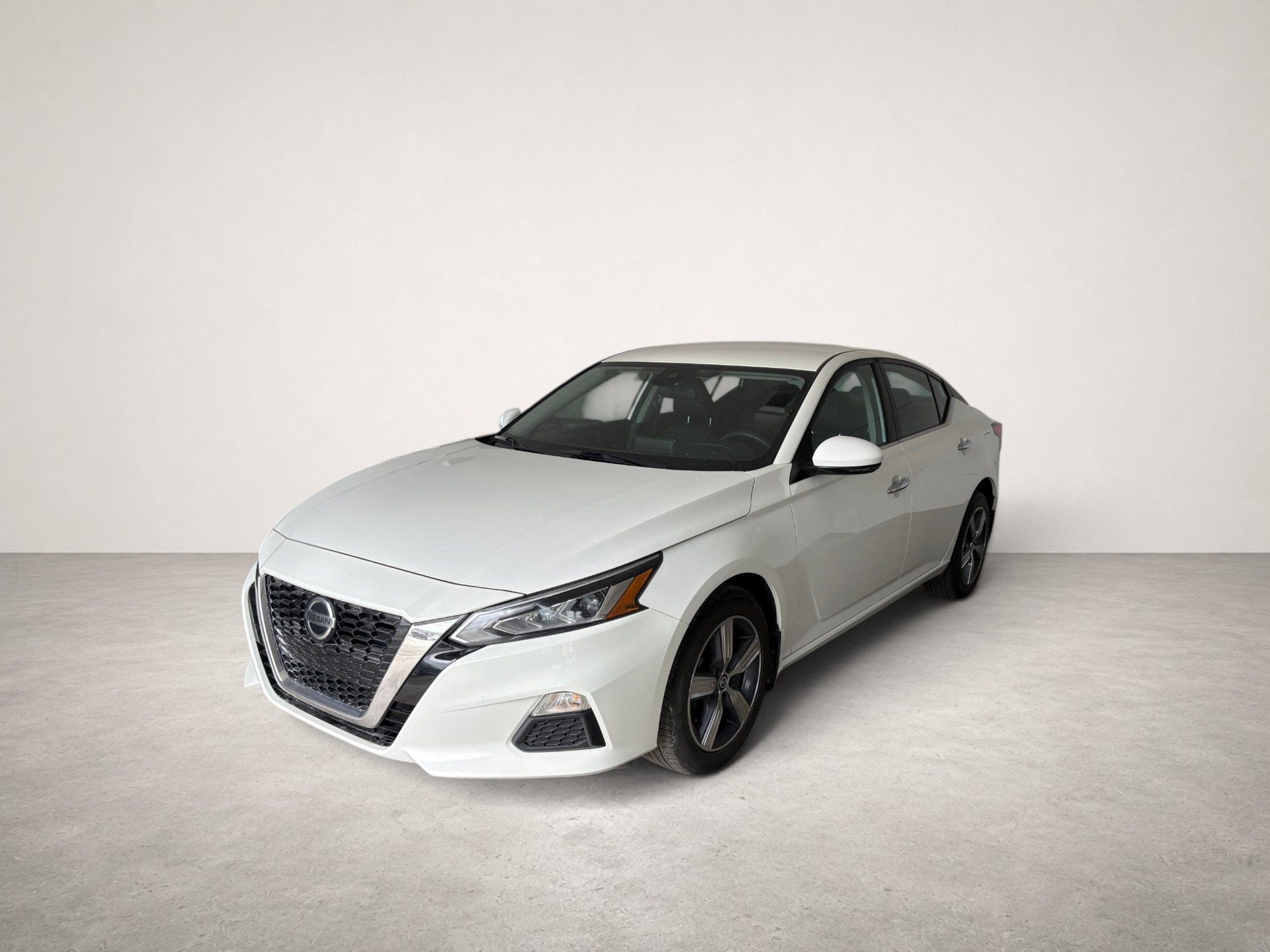 Nissan Altima 2021 - Image 2
