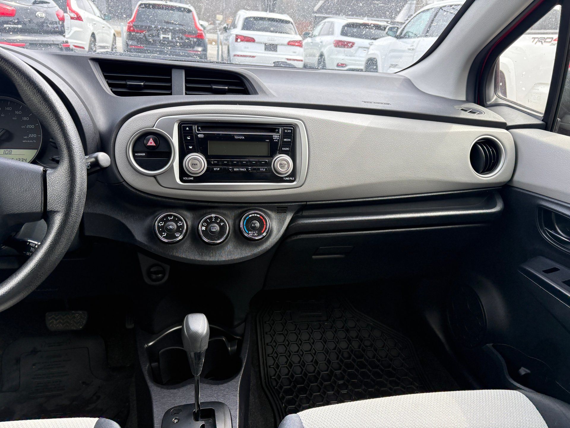 Toyota Yaris 2013 - Thumbnail 8