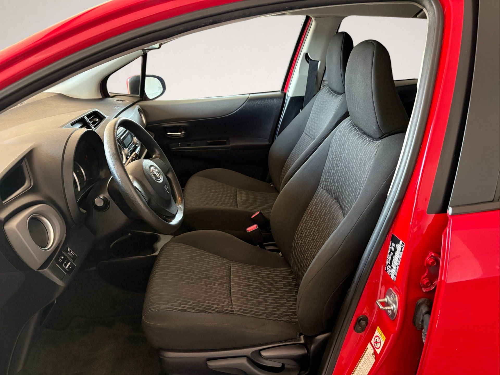 Toyota Yaris 2014 - Thumbnail 6