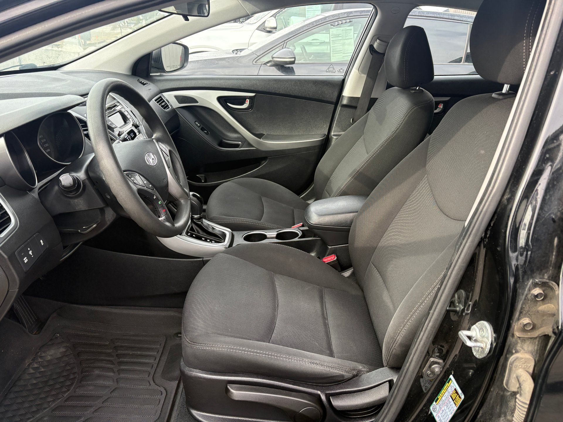 Hyundai Elantra 2015 - Thumbnail 6