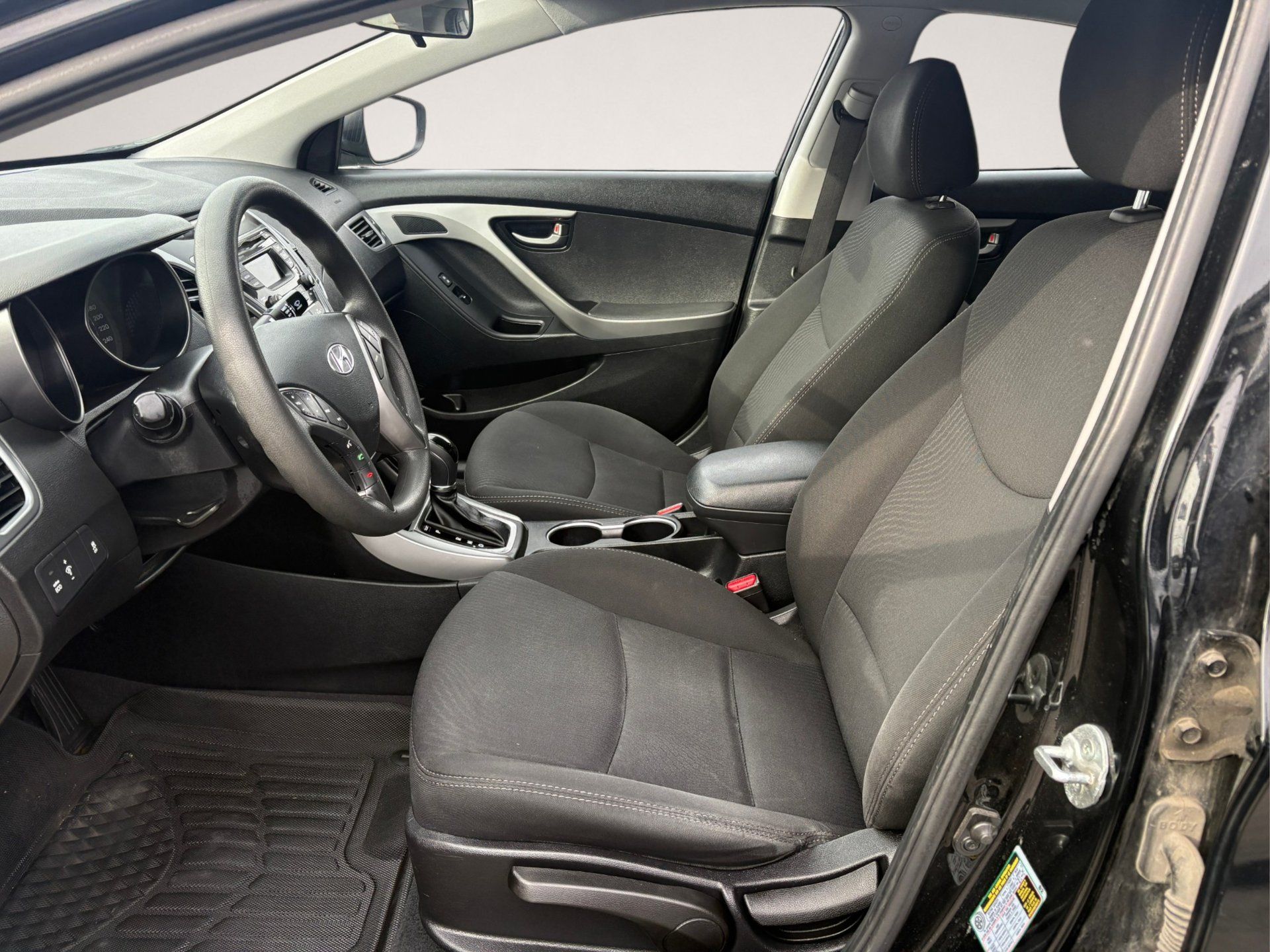 Hyundai Elantra 2015 - Thumbnail 6