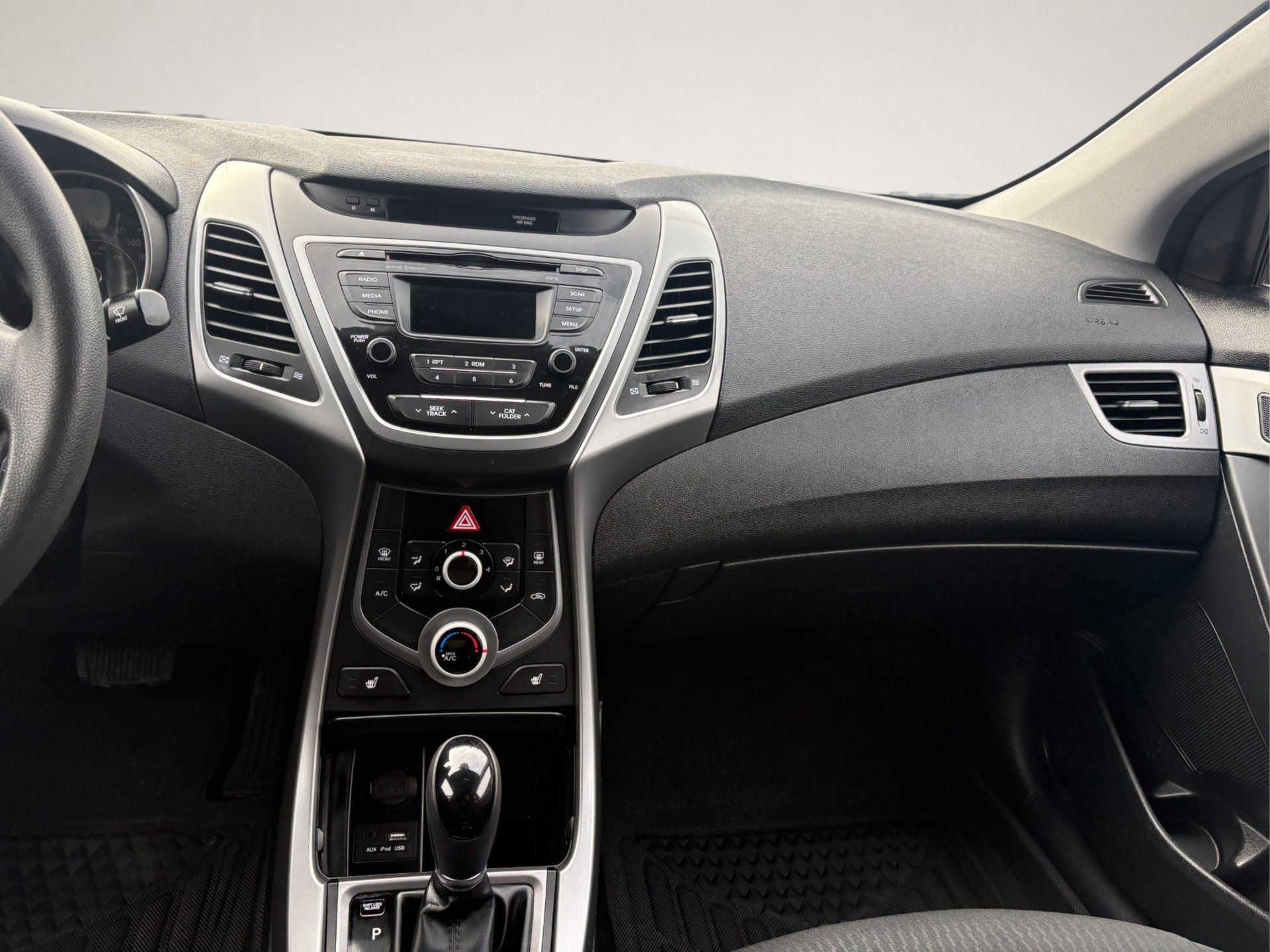 Hyundai Elantra 2015 - Thumbnail 8