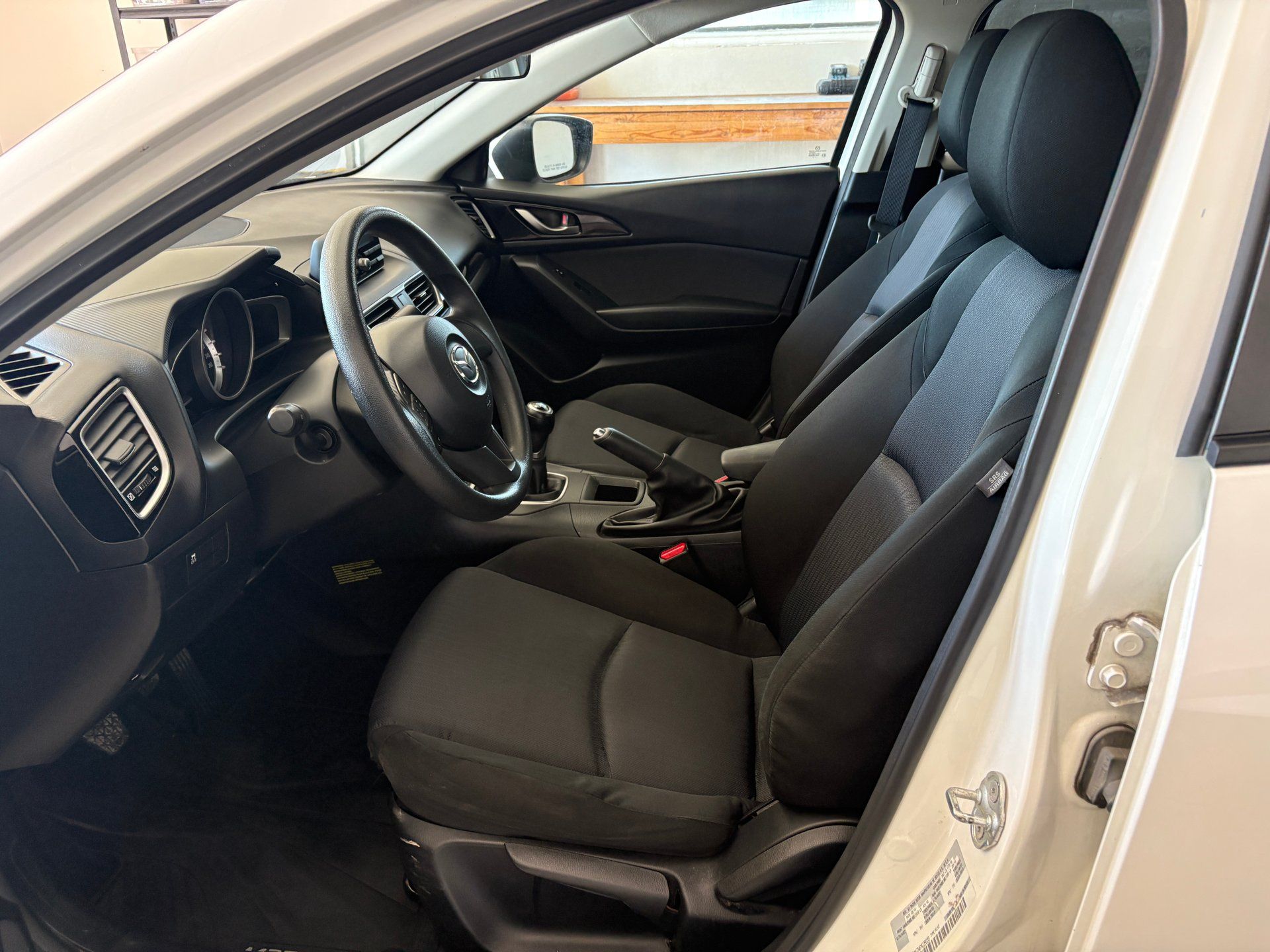 Mazda Mazda3 2015 - Thumbnail 6