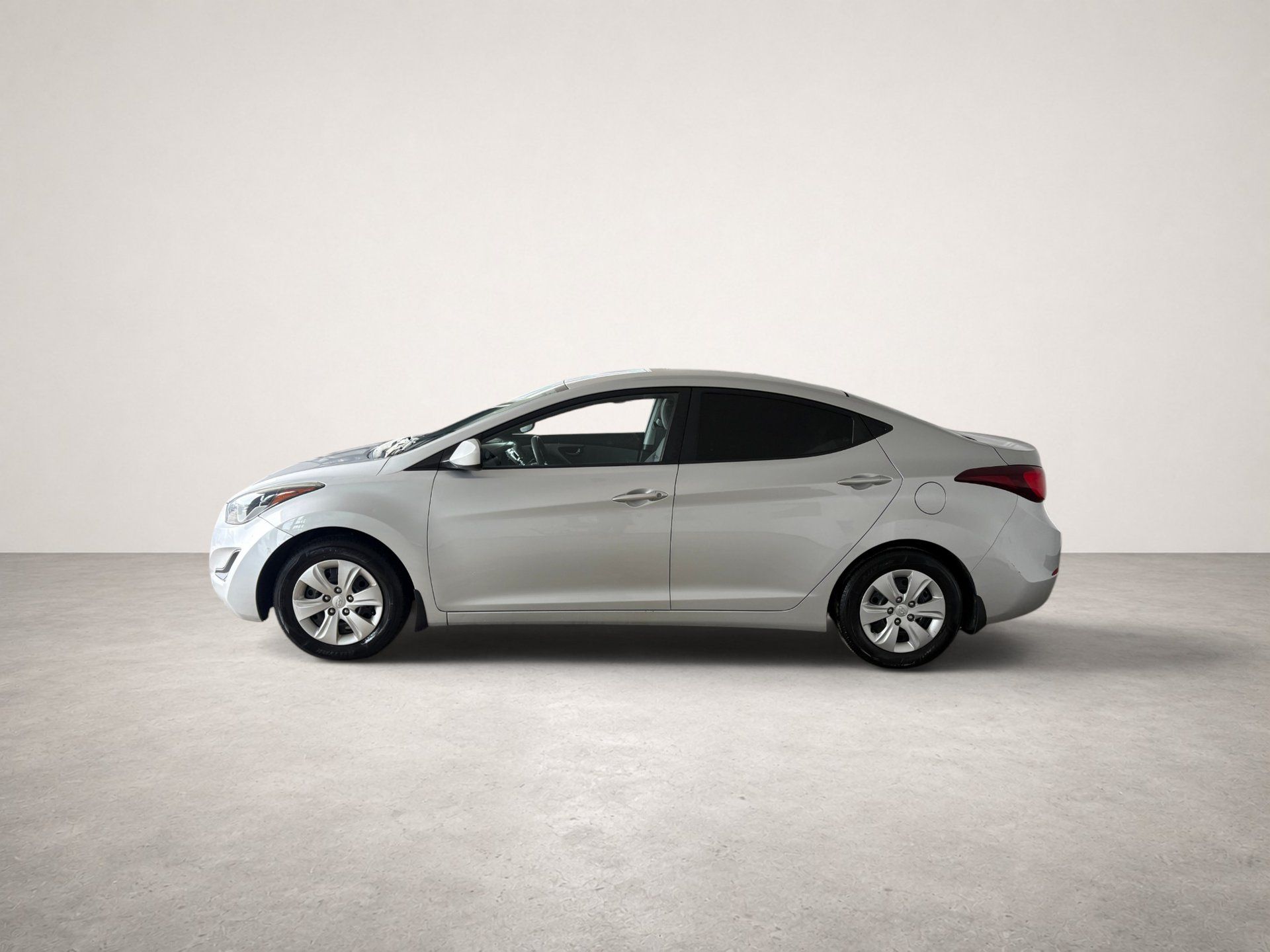 Hyundai Elantra 2015 - Thumbnail 3