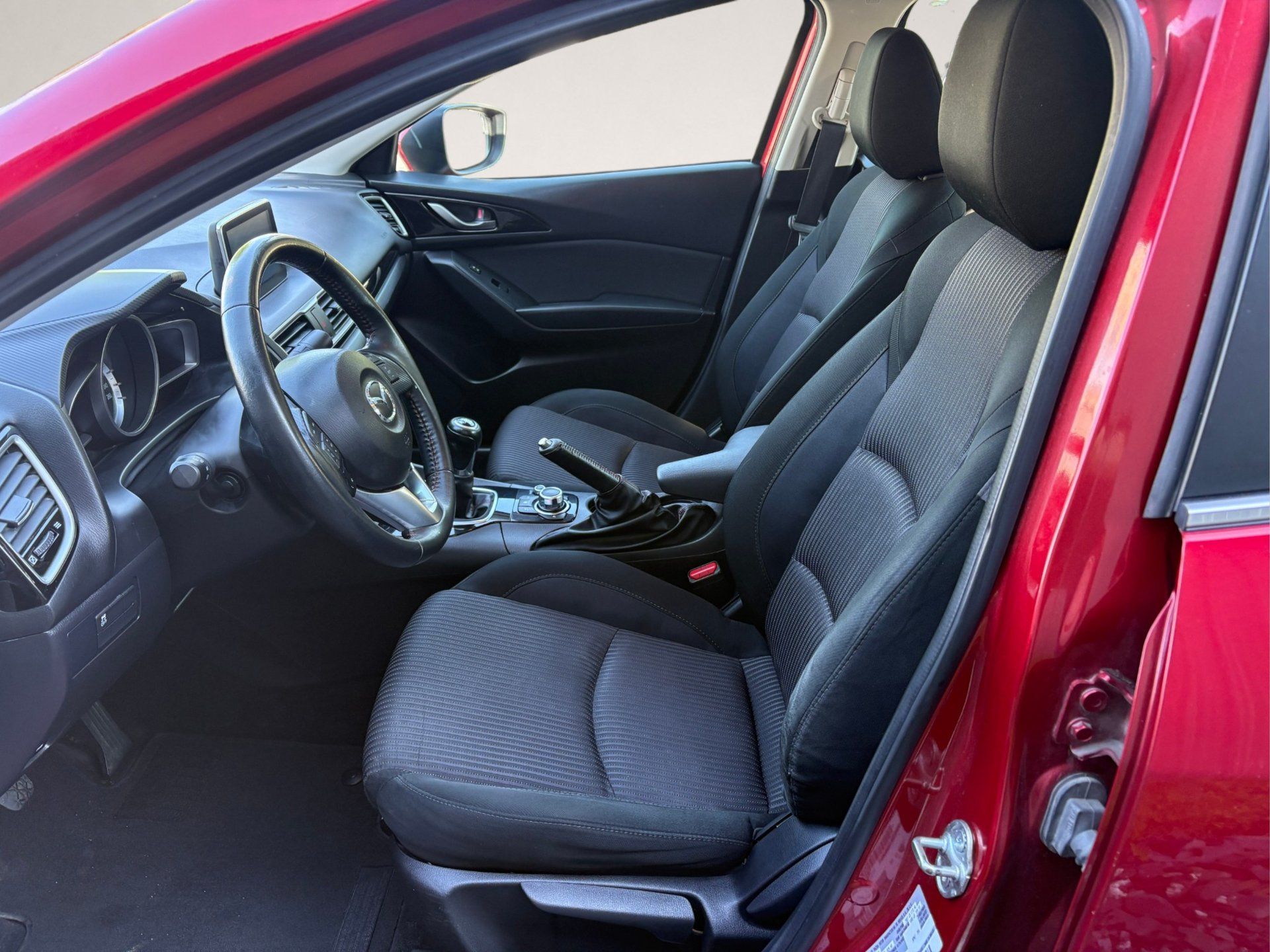 Mazda Mazda3 2016 - Thumbnail 6