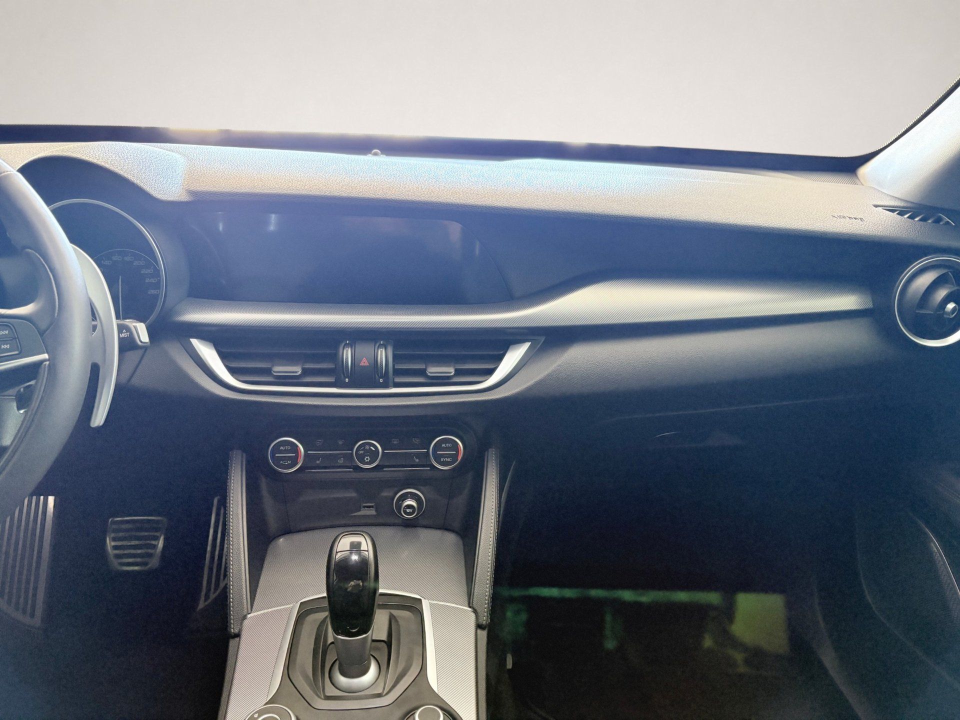 Alfa Romeo Stelvio 2018 - Thumbnail 8