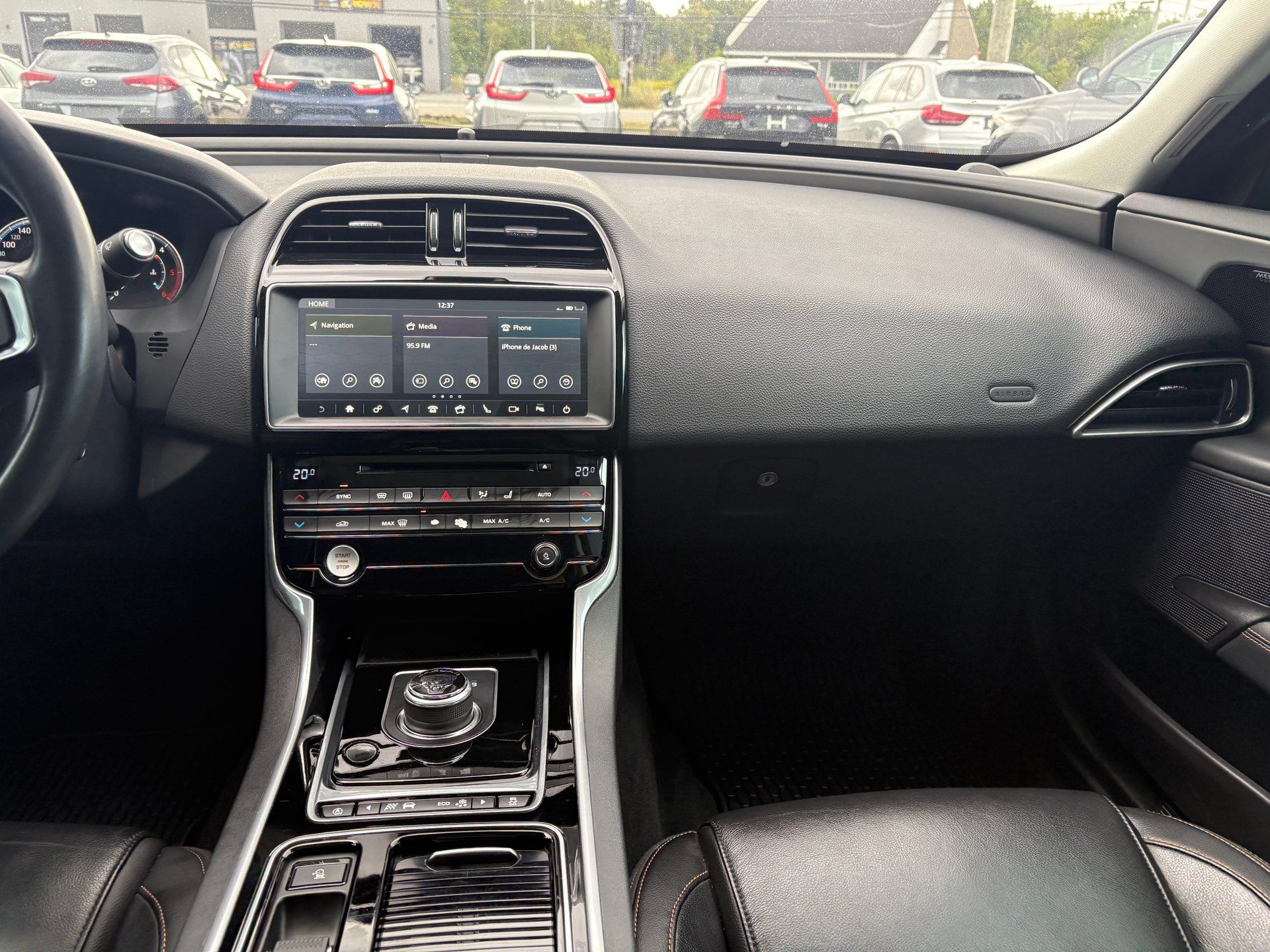 Jaguar XE 2018 - Thumbnail 8