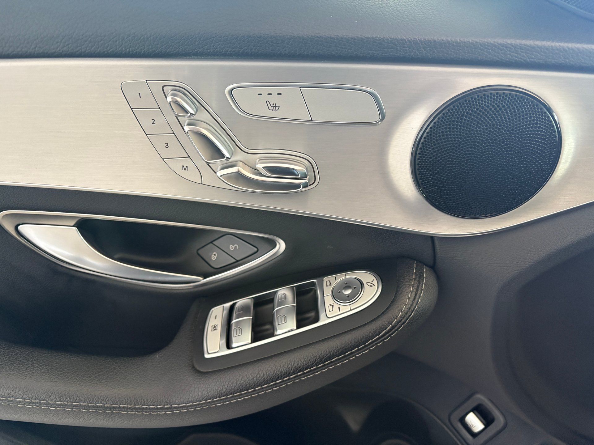 Mercedes-Benz C 300 2019 - Thumbnail 8