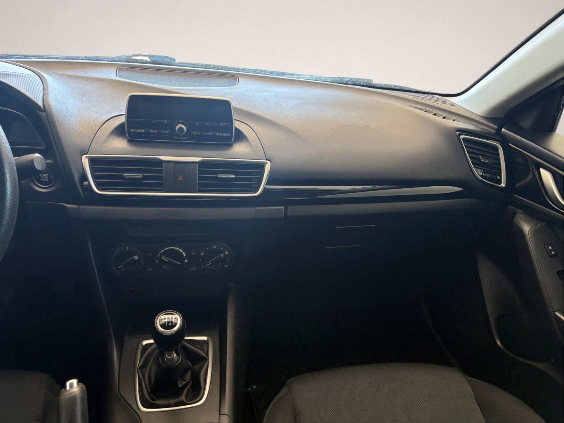 Mazda Mazda3 2015 - Thumbnail 8