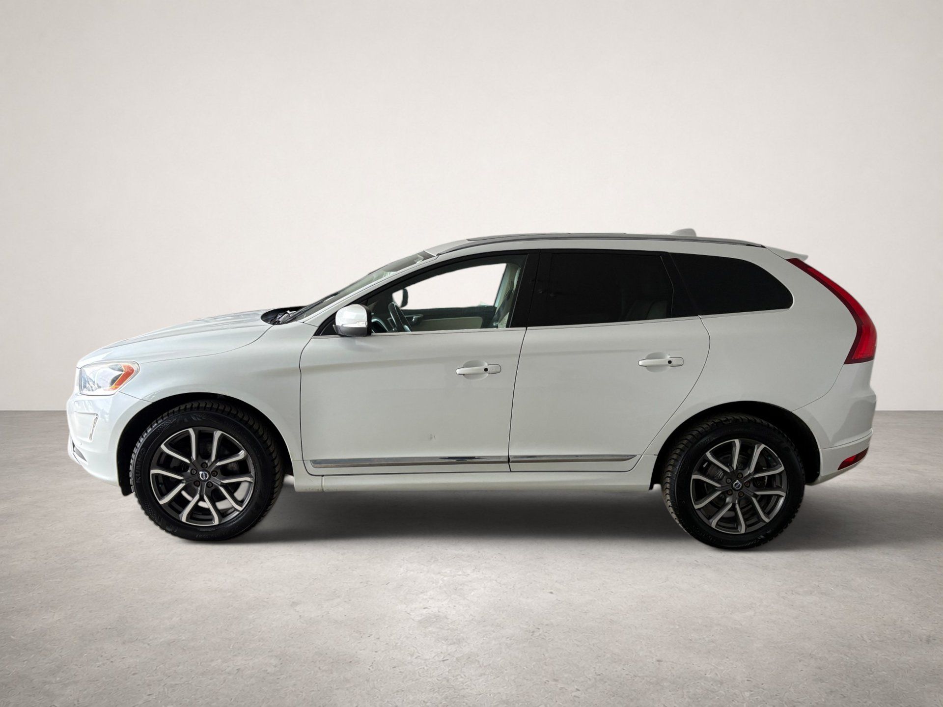 Volvo XC60 2016 - Thumbnail 3