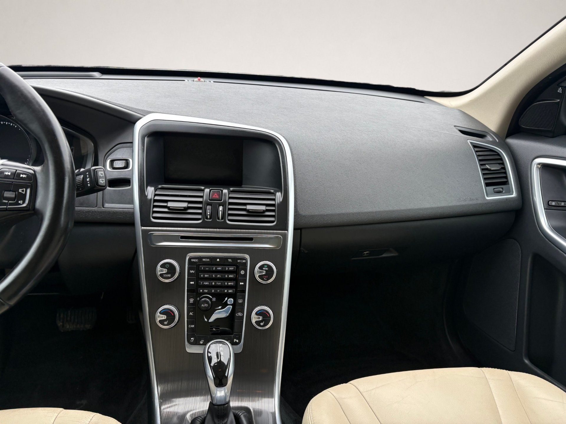 Volvo XC60 2016 - Thumbnail 8